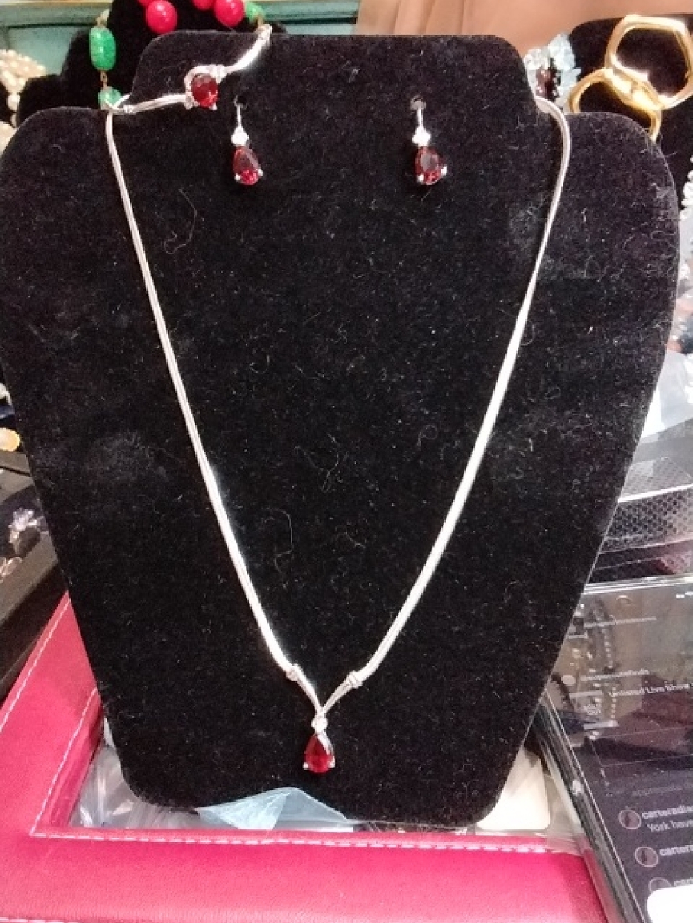 Elegant Red Teardrop Necklace and Earring Set